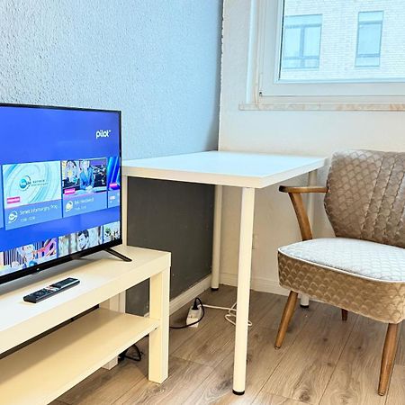Apartments Im Herzen Von Neumuenster Innenstadt & Hbf Fusslaeufig, Mit Privatparkplatz Екстер'єр фото